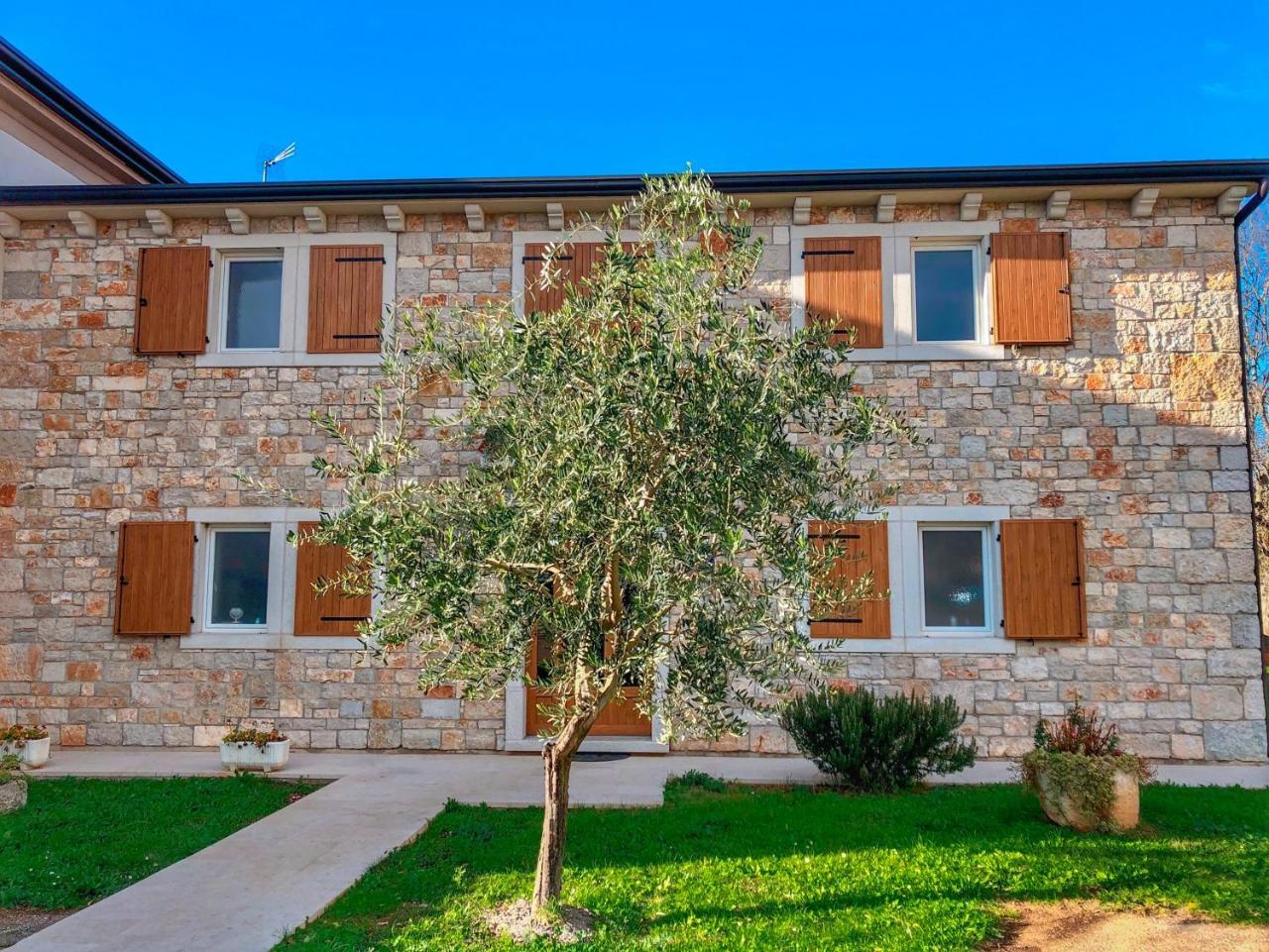 Bed & Breakfast Kastel Žbandaj Exterior foto